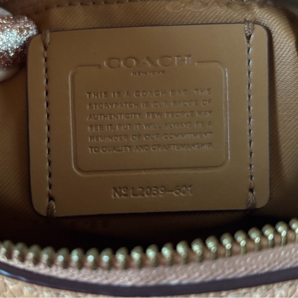 COACH Shay Style 601 Pebbled Leather Shoulder & Crossbody Bag in Blush Peach - Picture 2 of 12